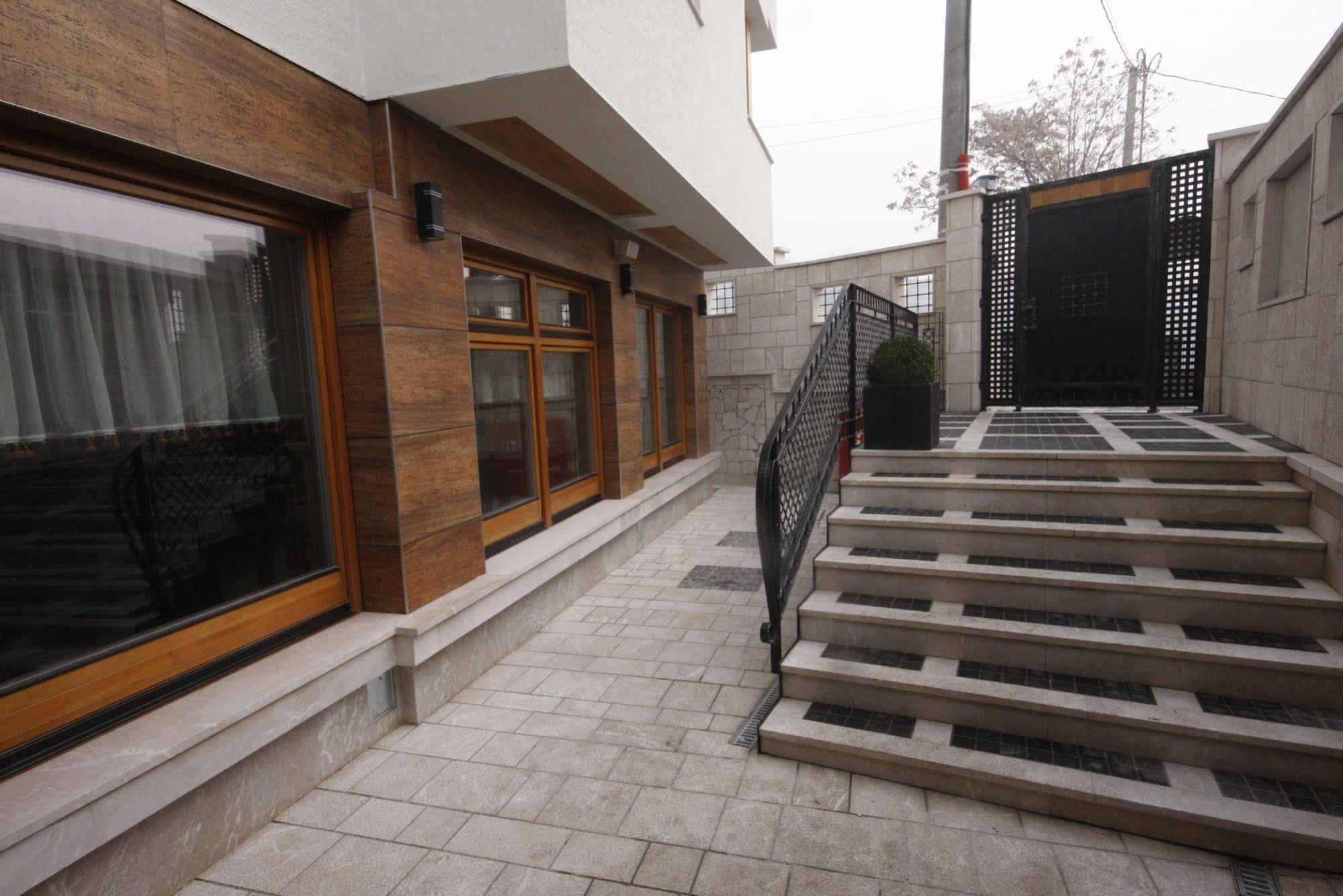Hotel Aziza Szarajevó Kültér fotó