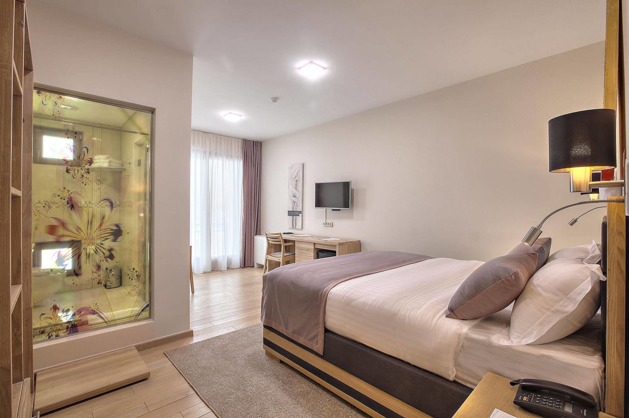 Hotel Aziza Szarajevó Kültér fotó